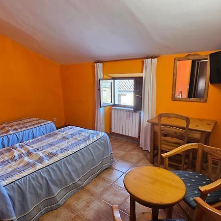 Hostal Albe Carrion De Los Condes Ngoại thất bức ảnh