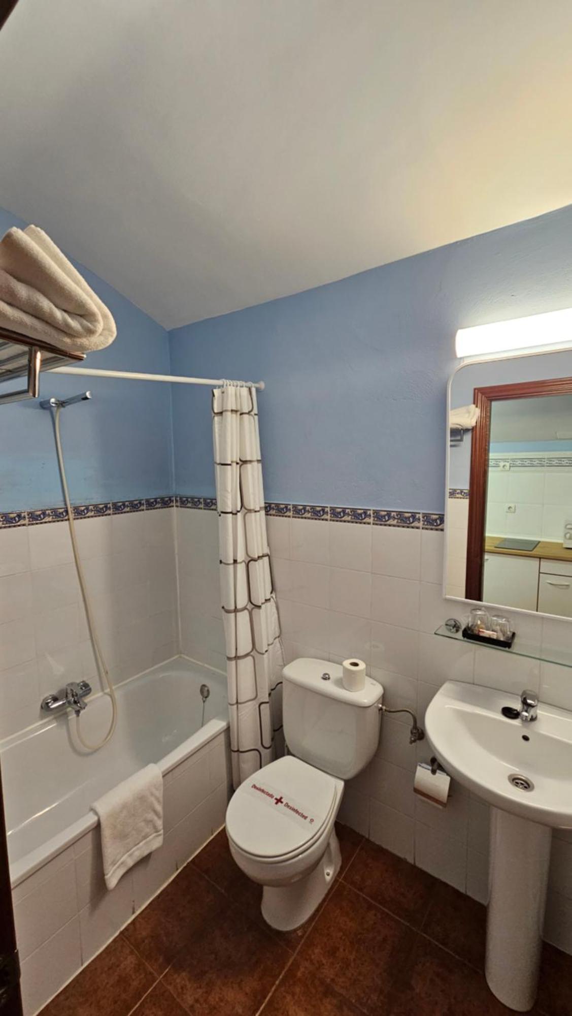 Hostal Albe Carrion De Los Condes Ngoại thất bức ảnh