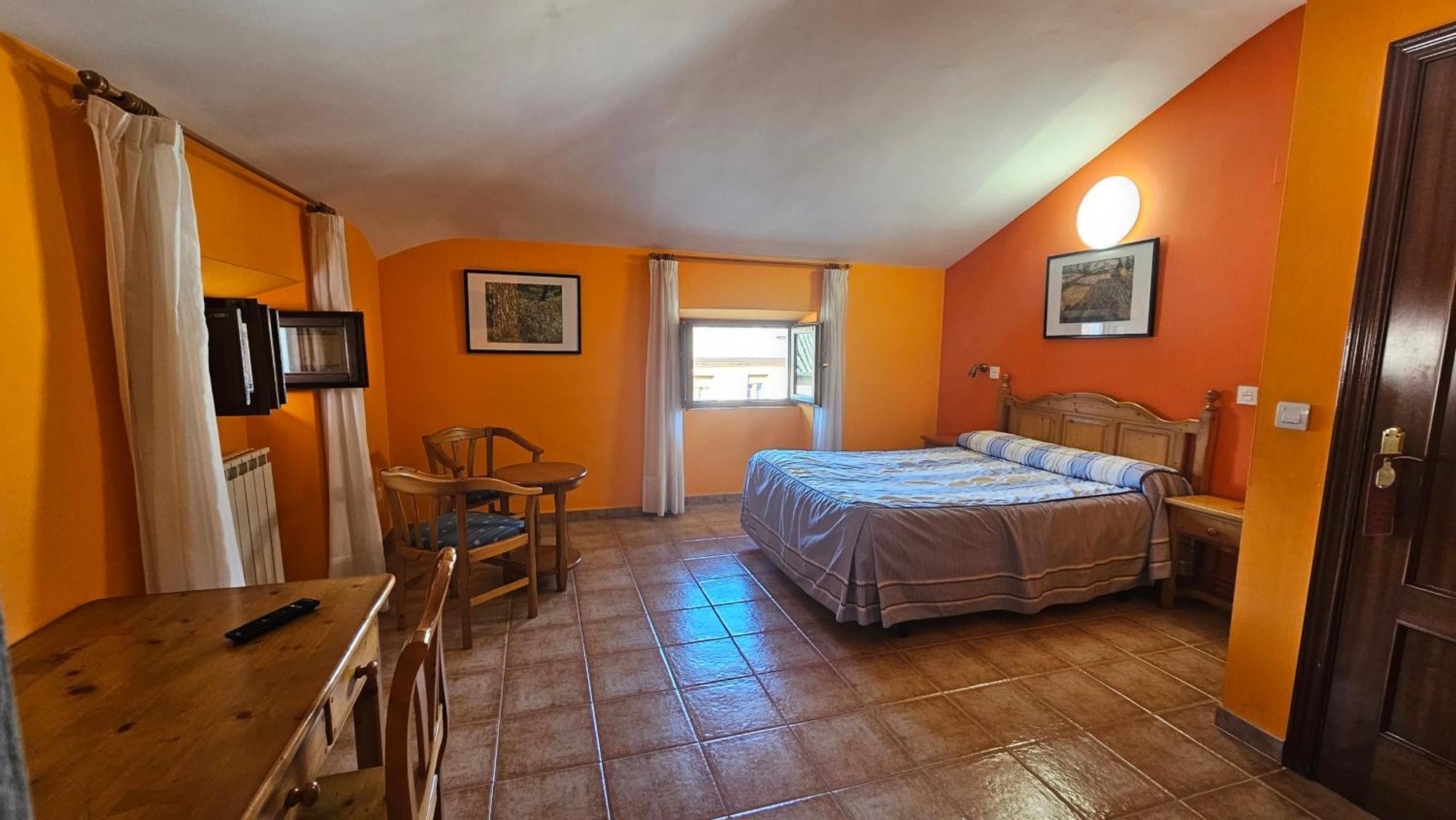 Hostal Albe Carrion De Los Condes Ngoại thất bức ảnh